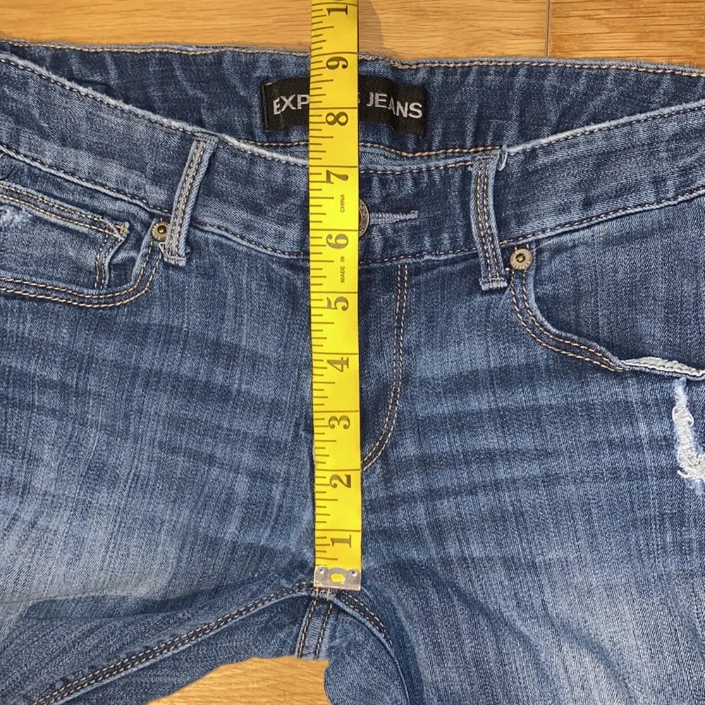 Express Skinny Stella Low Rise distressed jeans in medium wash size 6S - Picture 10 of 15